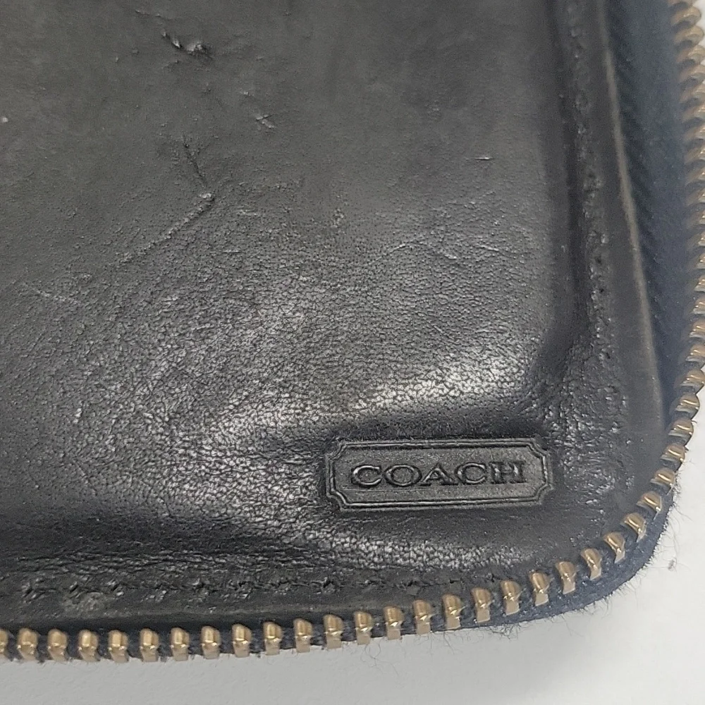 Vintage Coach Black Pebble Leather Zip-Around Leather Wallet